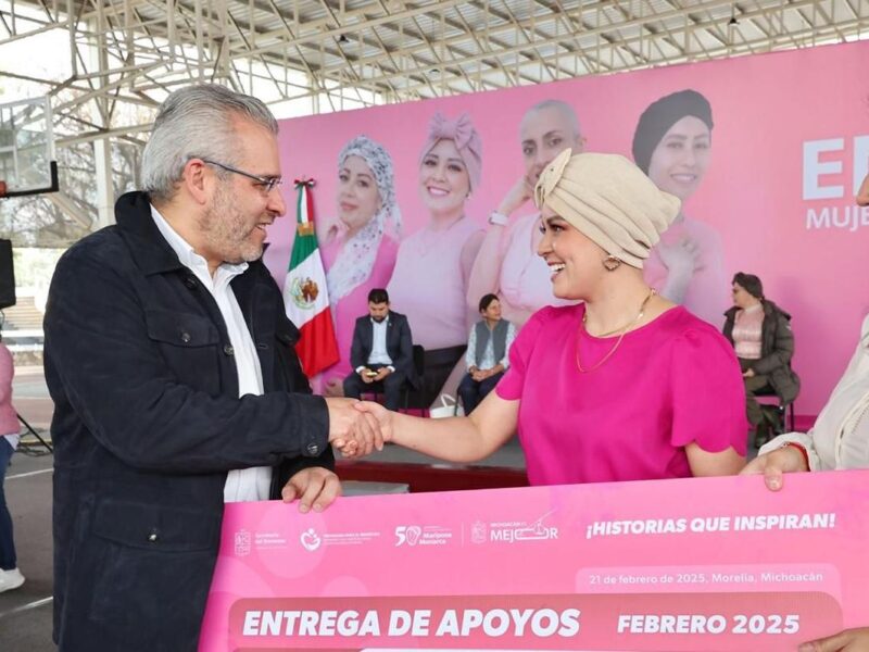 Bedolla garantiza apoyos económicos para mujeres con cáncer en Michoacán