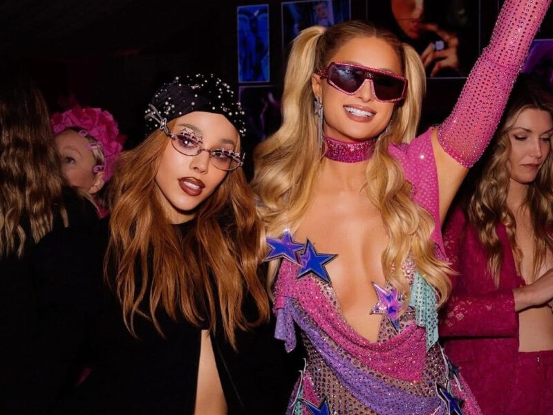 Danna Paola de fiesta junto a Paris Hilton se prevé colaboración