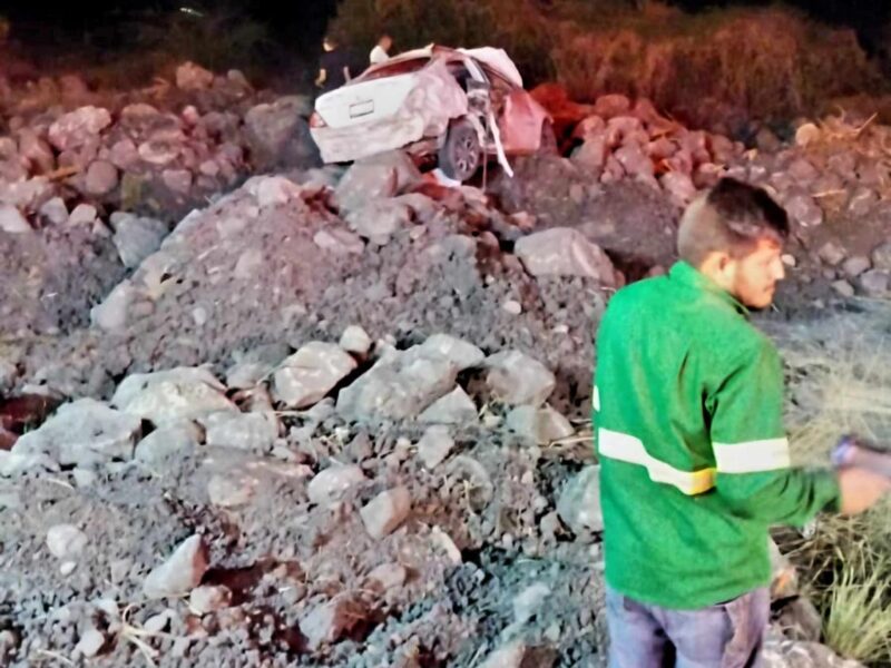 Dos fallecidas y un herido, saldo de fatal accidente en la Autopista Siglo XXI