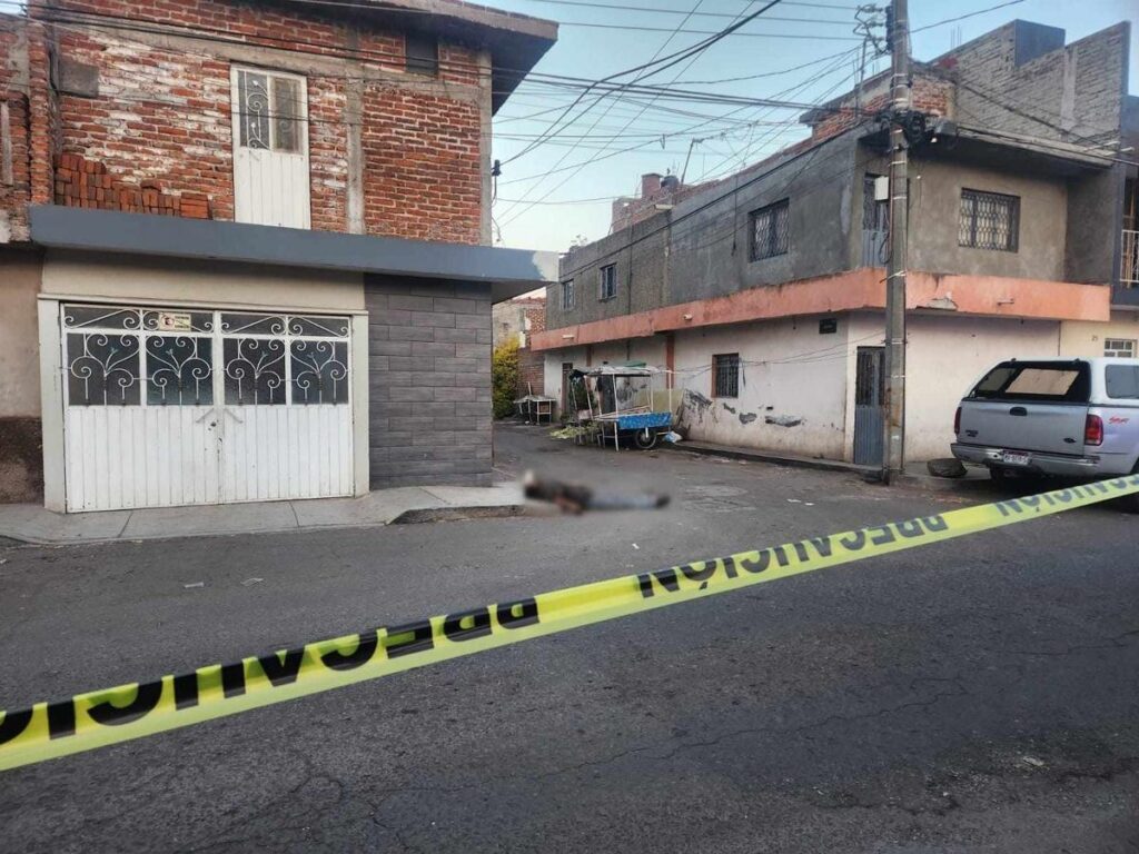 ejecutan a 2 hombres a balazos en la colonia Revolución de Zamora