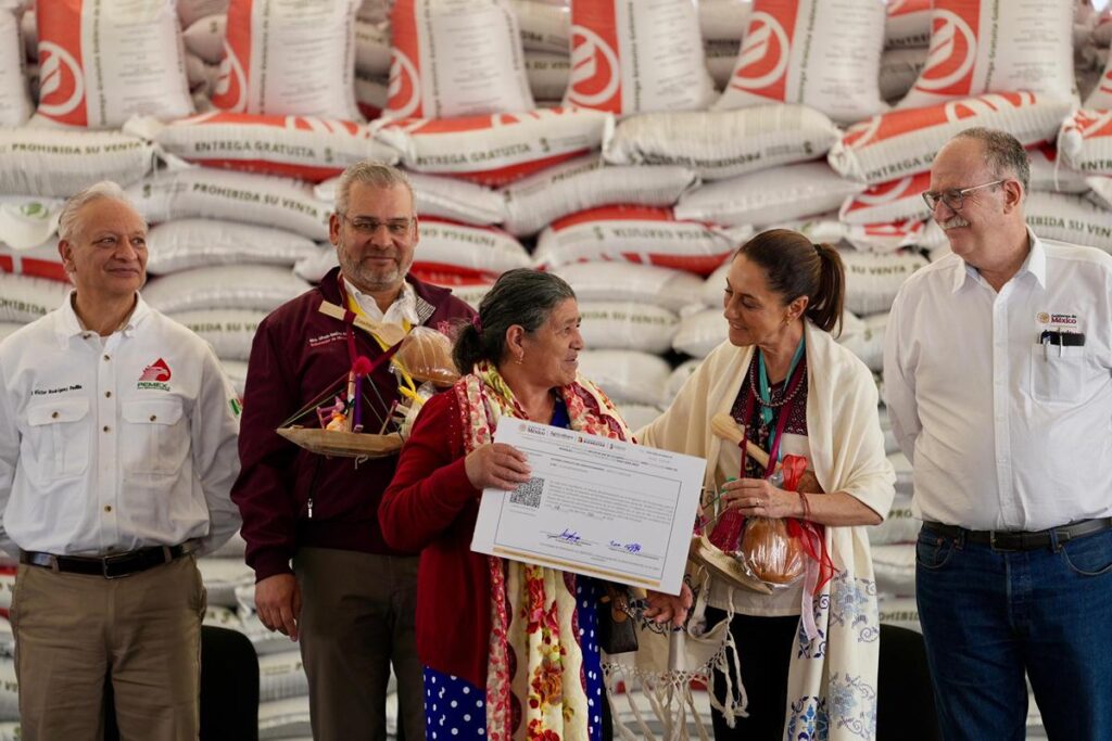 Entregarán a campesinos un millón de toneladas de fertilizante en todo México