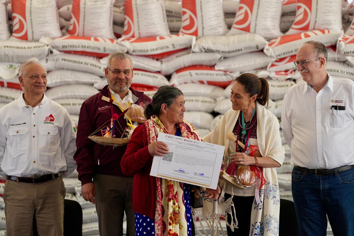 Entregarán a campesinos un millón de toneladas de fertilizante en todo México