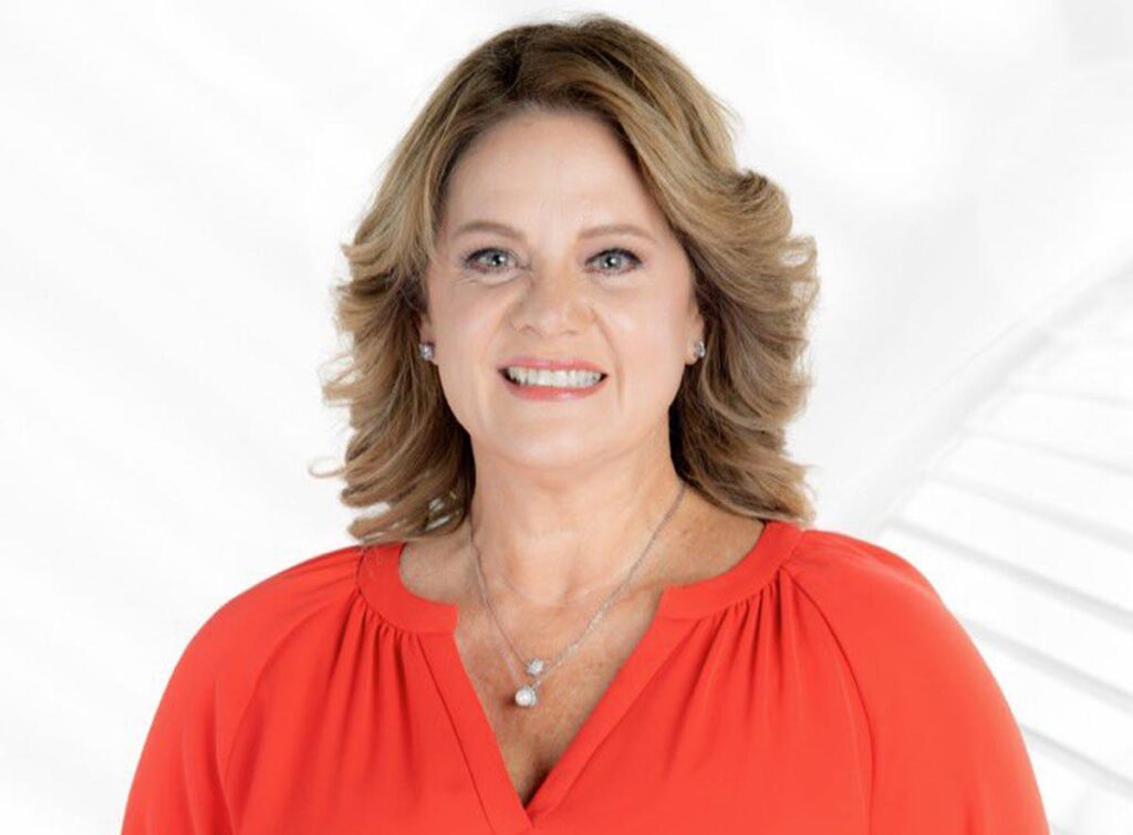 Erika Buenfil felicita a Angélica Rivera por su supuesto noviazgo con Diego Klein