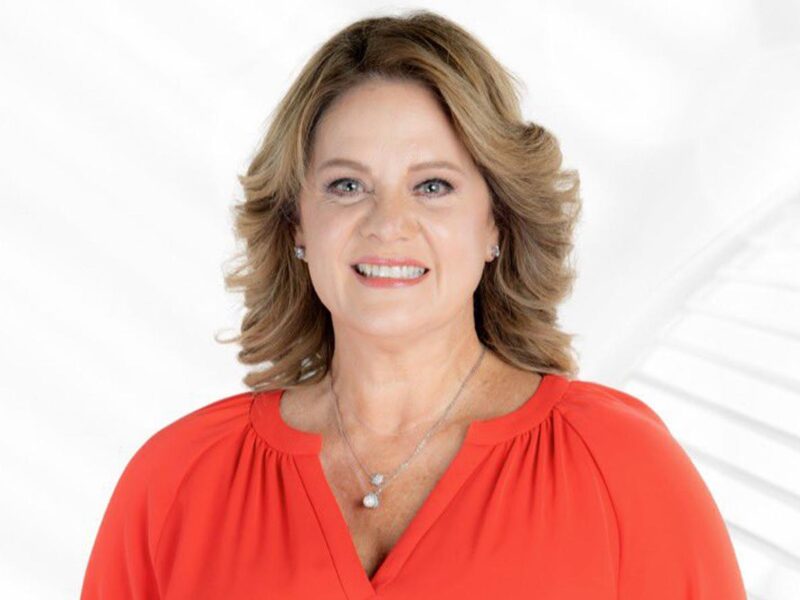 Erika Buenfil felicita a Angélica Rivera por su supuesto noviazgo con Diego Klein