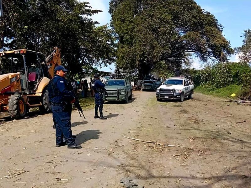 estallido de vehículo en Coahuayana