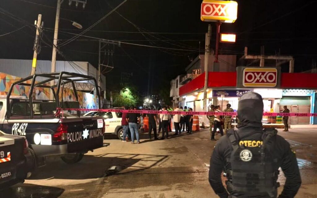 Explosión frente a SSP Acapulco muertos