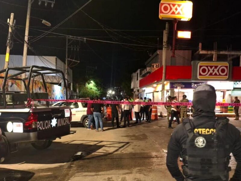 Explosión frente a SSP Acapulco muertos