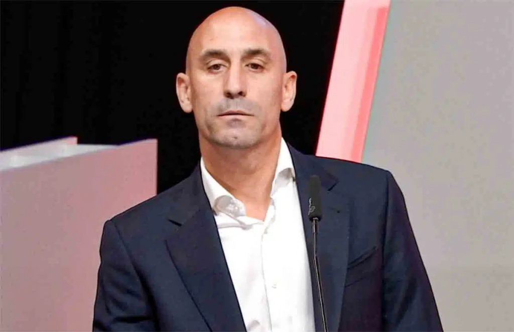 Expresidente de la Real Federación Española de Fútbol Luis Rubiales que es juzgado por besar a jugadora