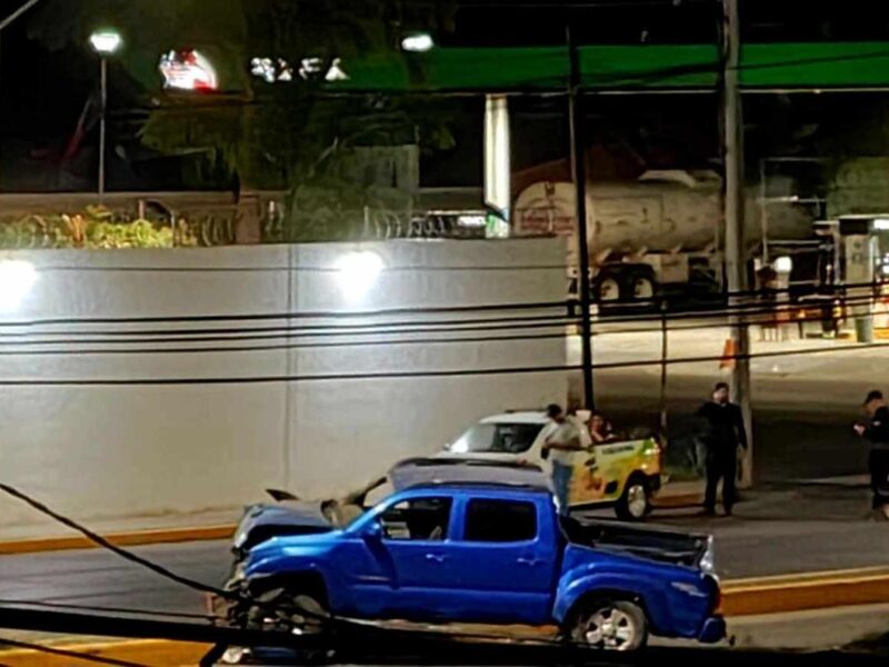 heridos vocadura camioneta cuartel militar Apatzingán