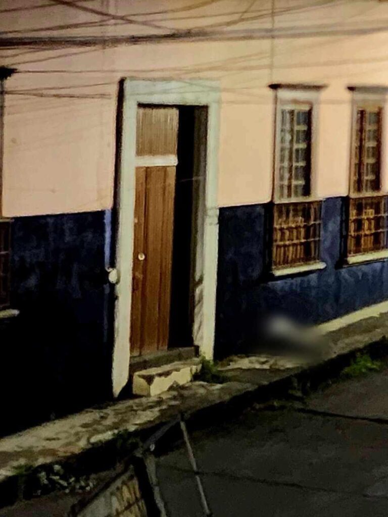 Hombre es asesinado a balazos en el Barrio de San Miguel, Uruapan