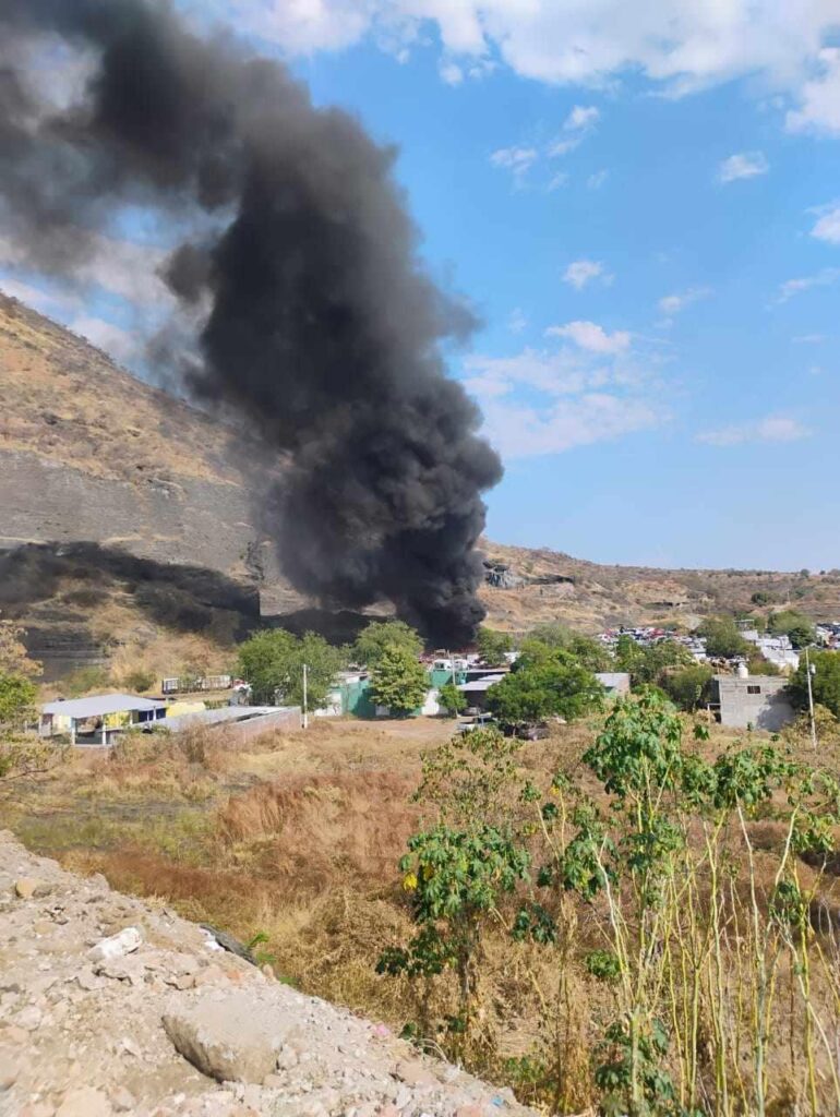 incendio corralón Apatzingán llantas motos 2