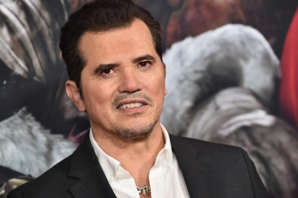 John Leguizamo critica que se haya elegido a Karla Sofía Gascón para protagonizar "Emilia Pérez"