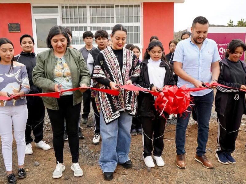 Mónica Valdez inaugura Aula de Telesecundaria en Zacapu