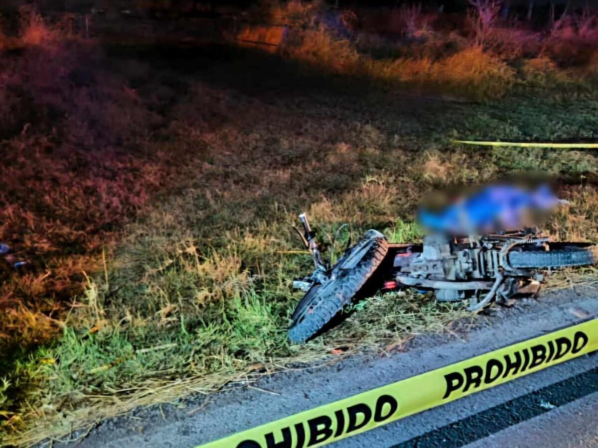 Motociclista muere tras derrapar su unidad en carretera Zamora – La Barca