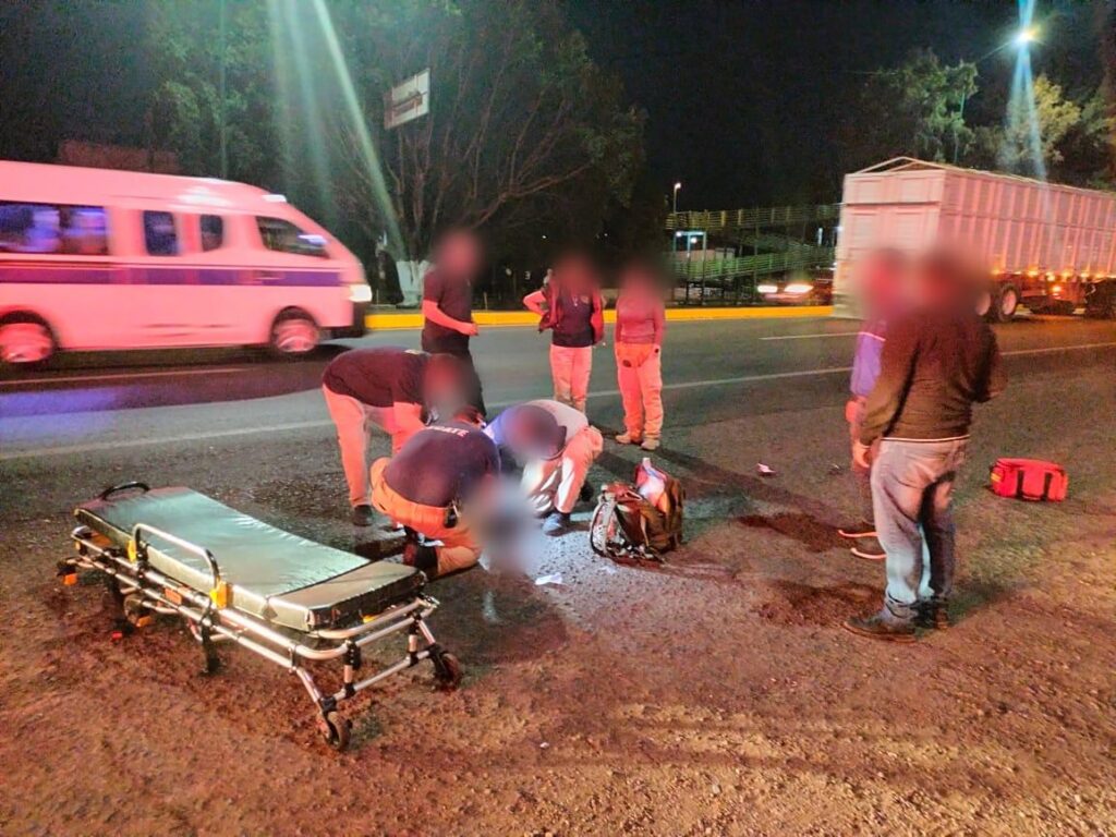 Peatón queda herido al ser atropellado por combi en Calzada La Huerta, salida a Pátzcuaro en Morelia-1