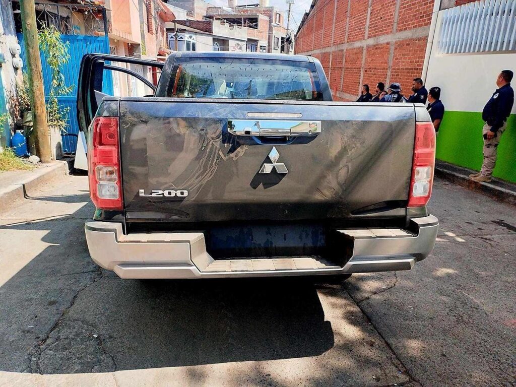 Robo de camionetas nuevas de una “madrina” desata persecución y balacera