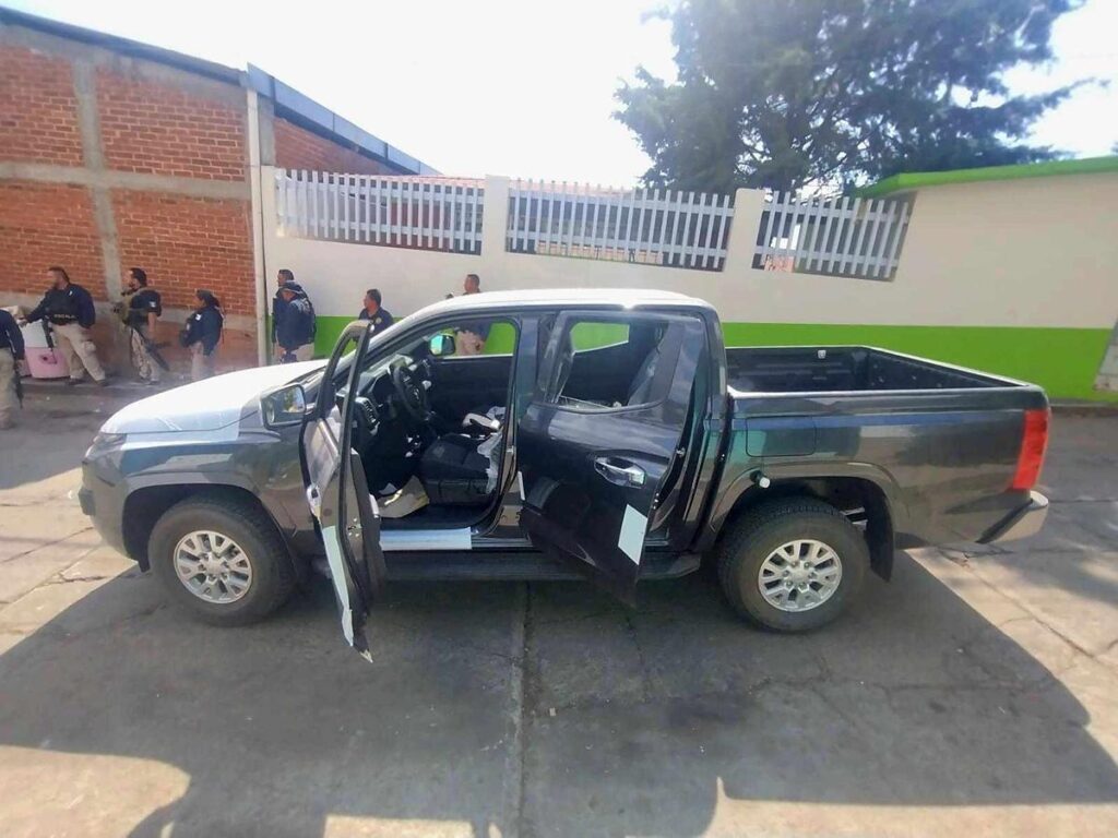 Robo de camionetas nuevas de una “madrina” desata persecución y balacera 3