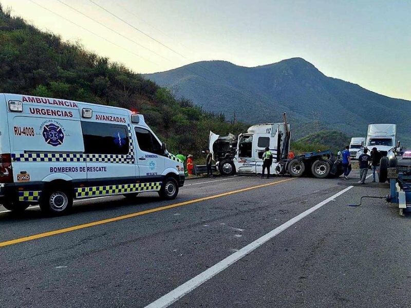 Se registran dos accidentes en distintos puntos de la autopista Siglo XXI