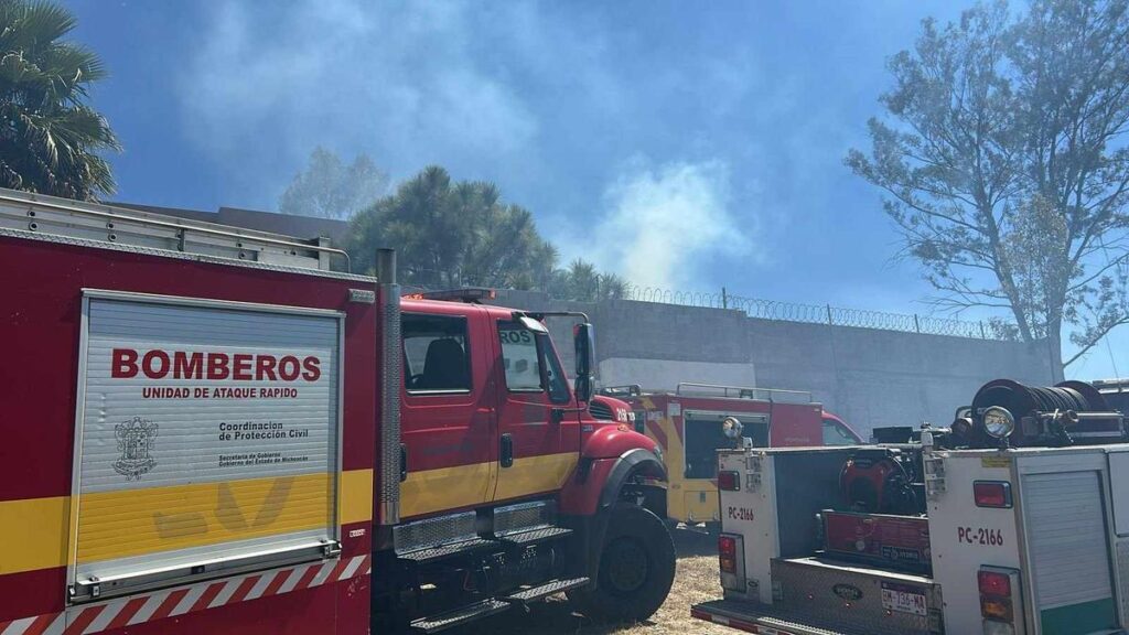 Sofocan incendio de vivienda en San José del Cerrito, Morelia