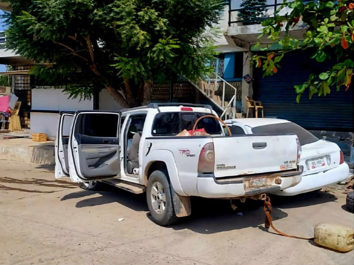 Tras persecución y balacera policías y marinos captura a uno con camioneta robada-1