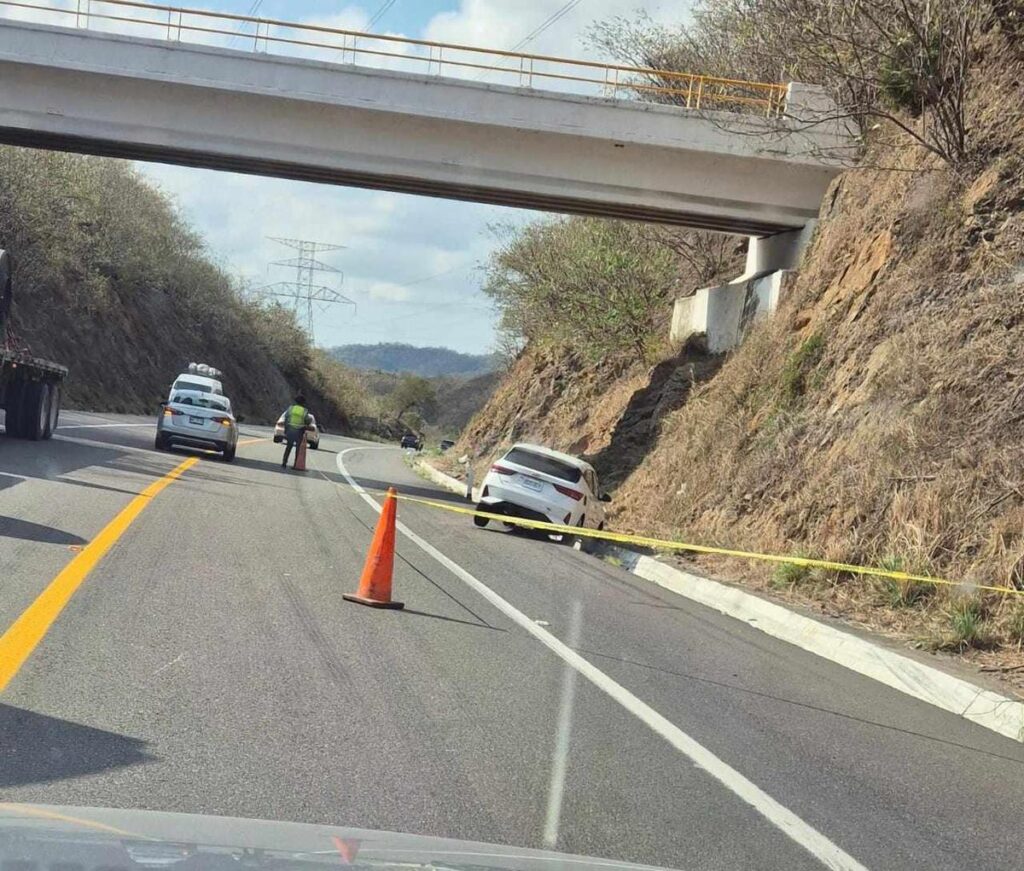 Violentos intentos de robo a transportistas se rgistran en la autopista Siglo XXI