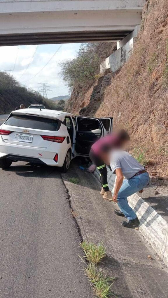 Violentos intentos de robo a transportistas se rgistran en la autopista Siglo XXI 2