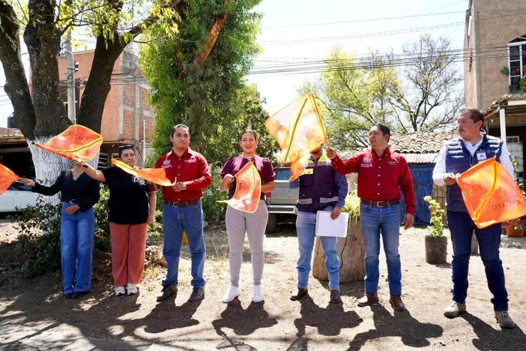 Zacapu sigue transformándose, inicia instalación de nuevas luminarias en la avenida de Las Rosas: Mónica Valdez-1