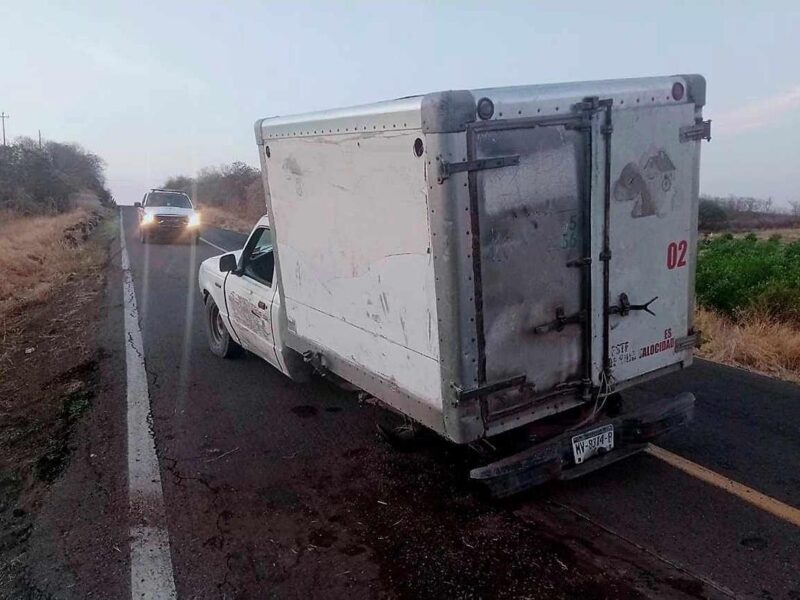 Accidente sobre la Buenavista - Apatzingán deja 2 muertos y 2 heridos