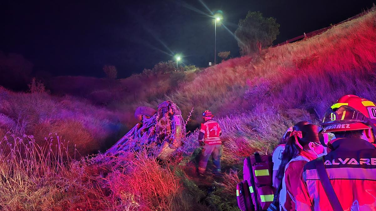 Adulta mayor resulta herida tras caída de camioneta a un barranco en la Morelia-Maravatío