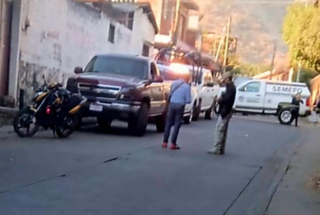 Asesinan a tiros a un joven en la tenencia de Jucutacato, en Uruapan