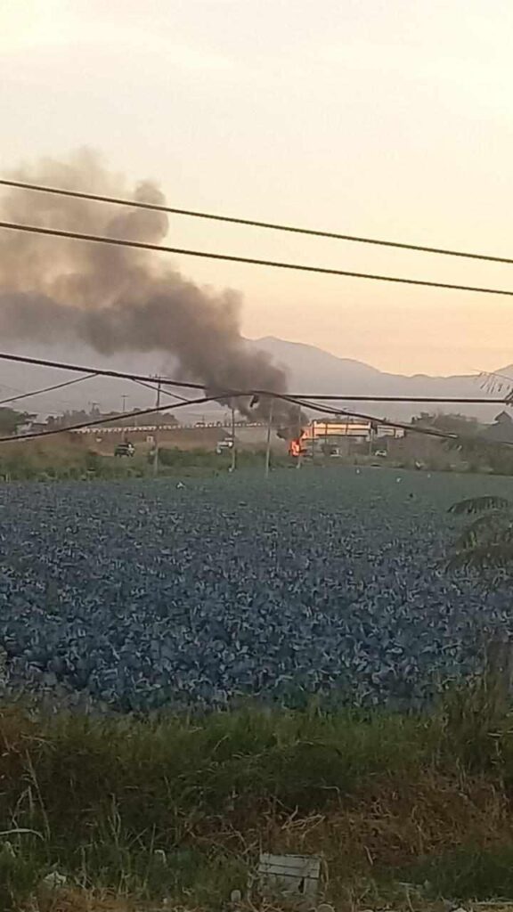 Ataque contra Guardia Nacional en la México – Guadalajara desata quema de vehículos-12