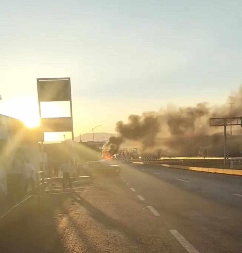 Ataque contra Guardia Nacional en la México – Guadalajara desata quema de vehículos-16