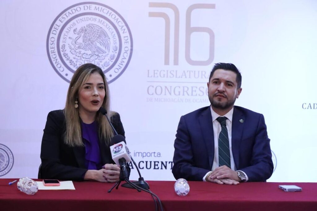 Brissa Arroyo asume liderazgo del PRD en Michoacán