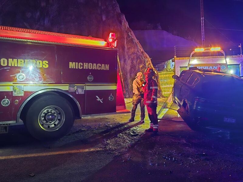 Camioneta sufre accidente en el Ramal Camelinas y deja un herido