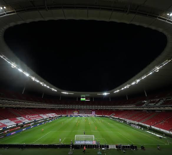 ¡Castigan al Estadio Akron! Veto tras ataque a jugador del América-1