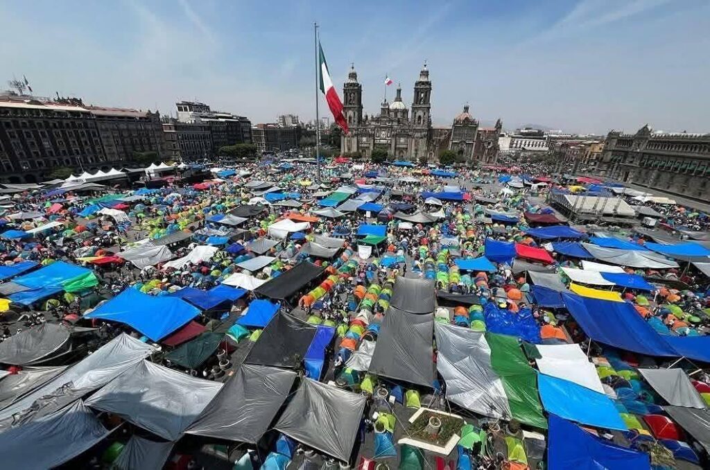 CNTE levanta plantón en Ciudad de México