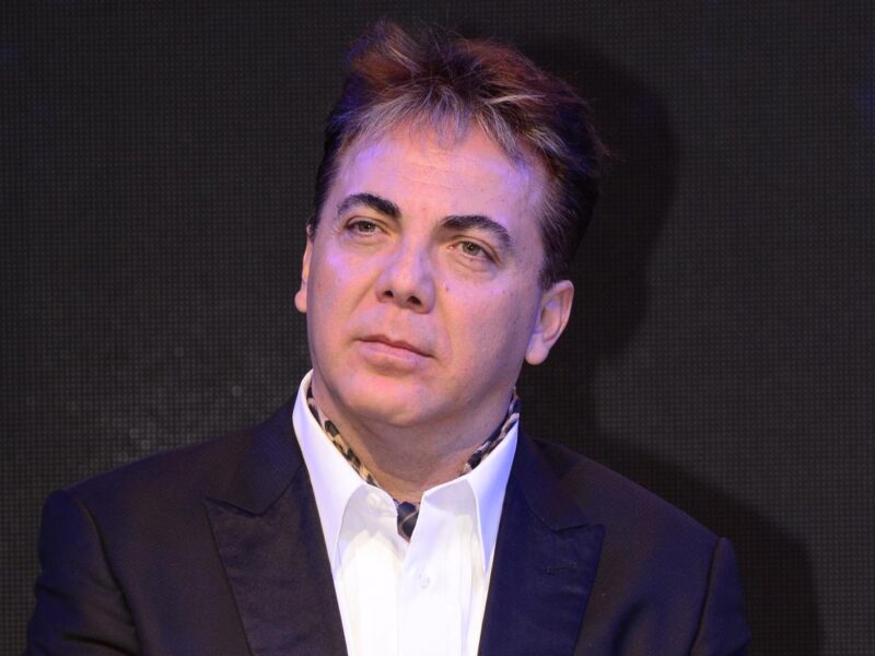 Cristian Castro decidido a terminar la secundaria!