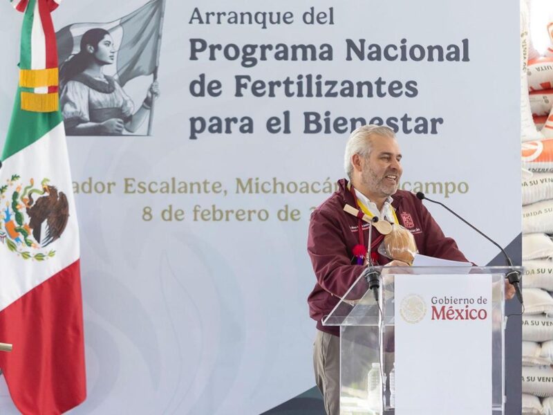 Entrega de fertilizantes gratuitos con avance del 80% en Michoacán, reporta Bedolla