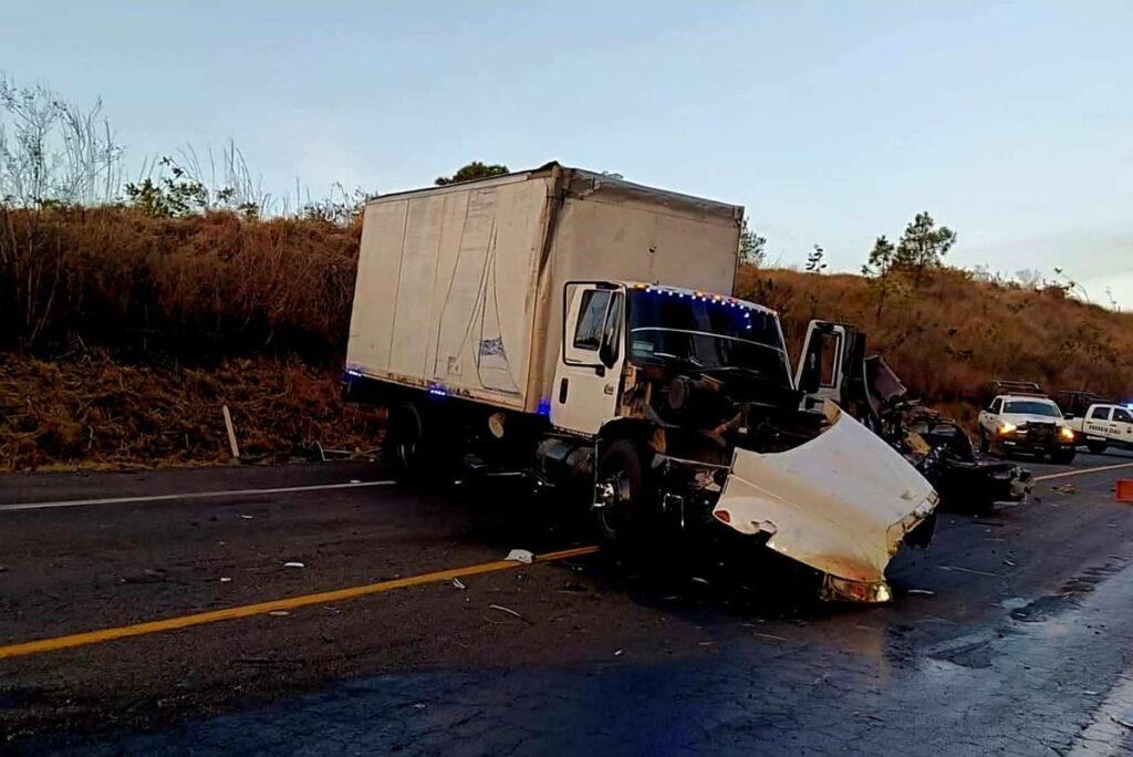 Era dentista la víctima de aparatoso accidente en Uruapan