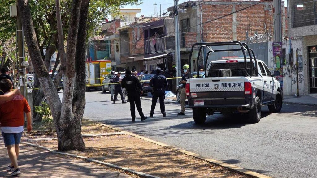 Hombre es asesinado a balazos en la colonia 20 de Noviembre en Zamora