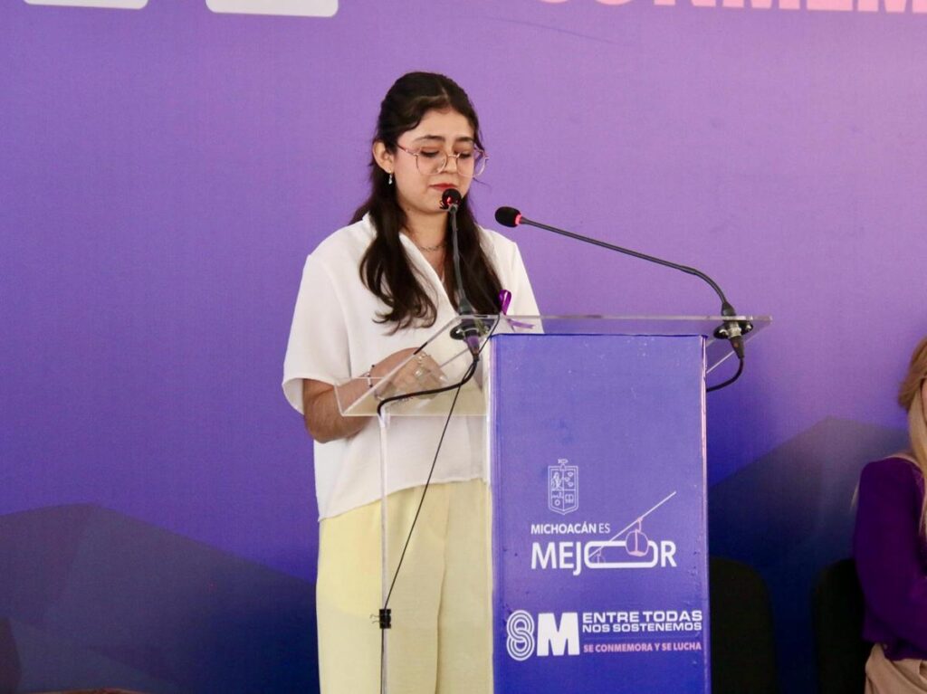 Iemsysem reconoce a Natalía Díaz, estudiante del Cecytem y galardonada con Presea Eréndira 2025