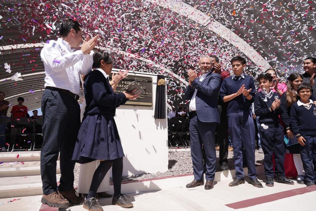 Inaugura Bedolla preescolar y primaria en Villas del Pedregal