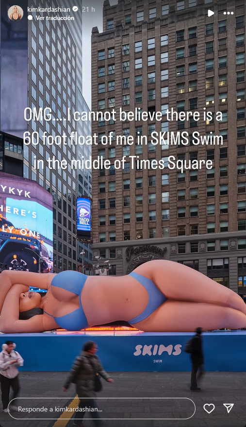 Kim Kardashian impacta al mundo con un globo gigante de ella misma en Times Square