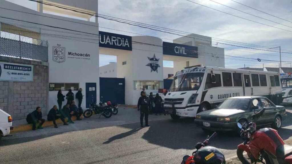 manifestación de policías guardia civil de Morelia