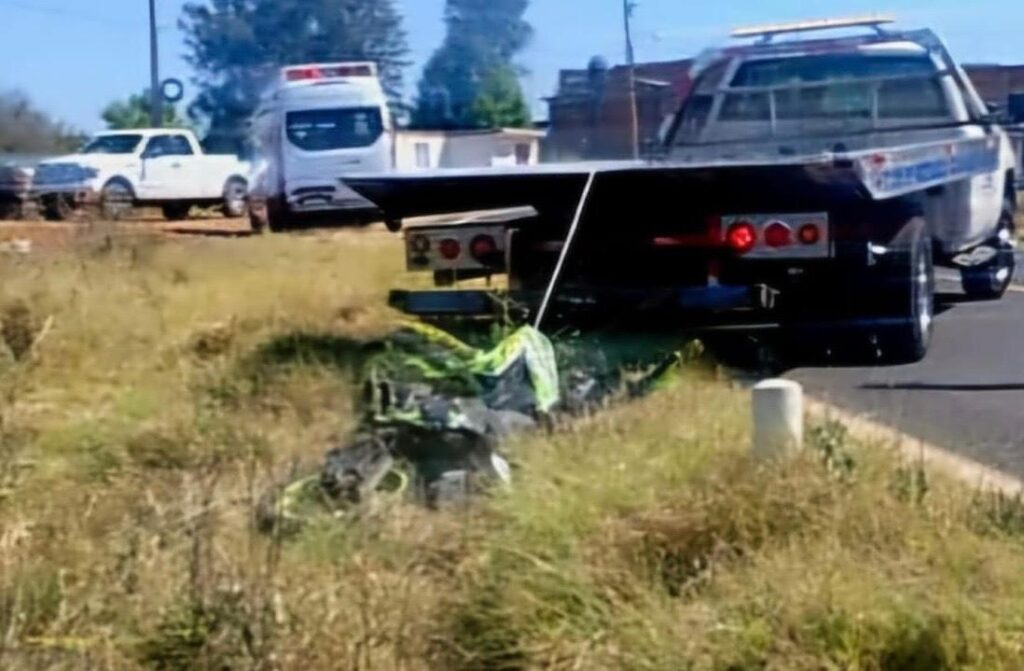 Motociclista muere en accidente al chocar contra árbol y caer a un barranco de la Pátzcuaro-Quiroga-1