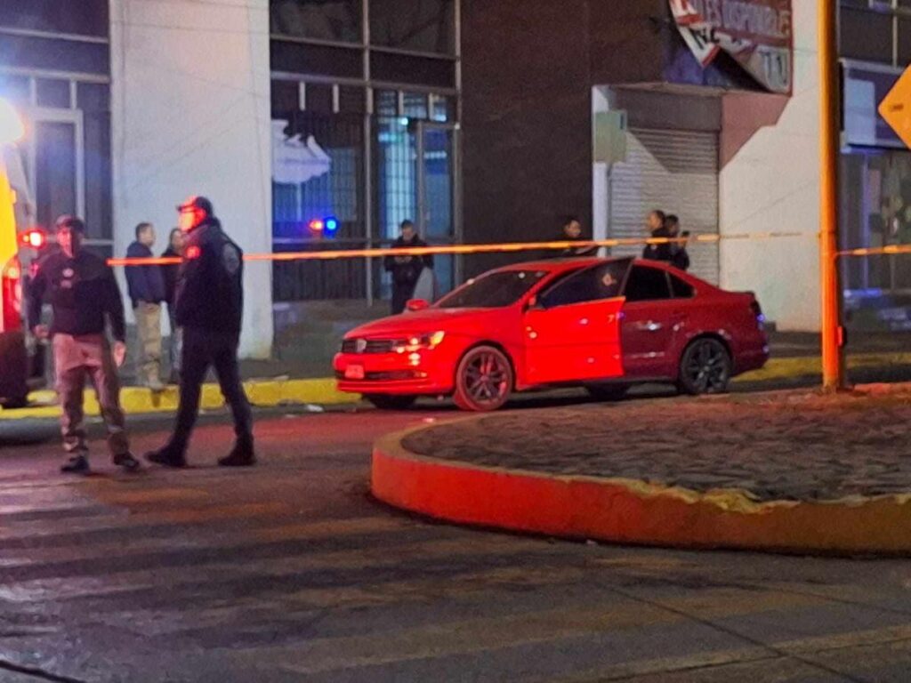 Pareja es baleada a bordo de su vehículo, en Uruapan; él hombre falleció-1