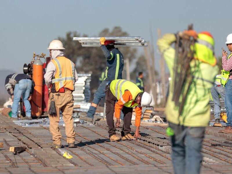 Por cada peso pagado a deuda heredada, gobierno de Bedolla destina 3 más a obras: Navarro García