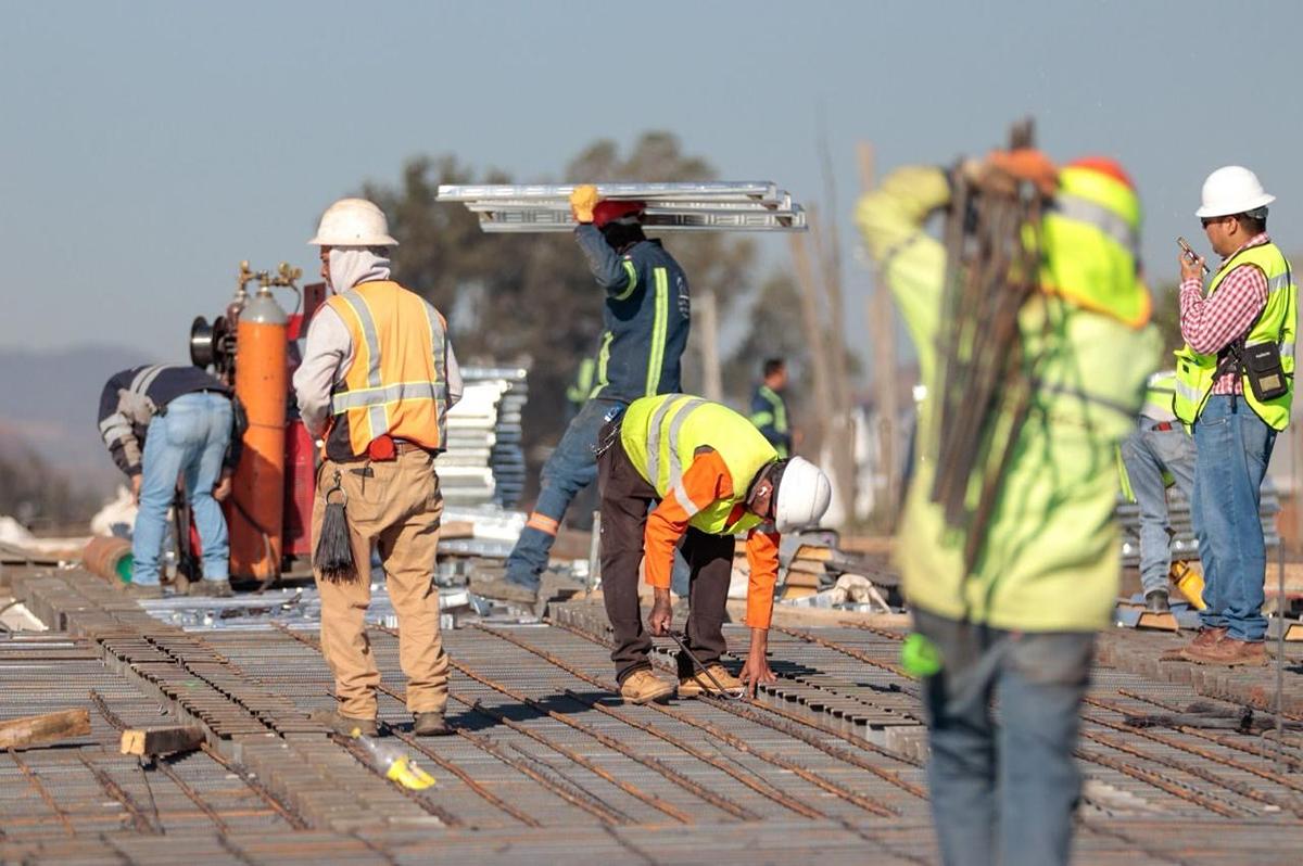 Por cada peso pagado a deuda heredada, gobierno de Bedolla destina 3 más a obras: Navarro García