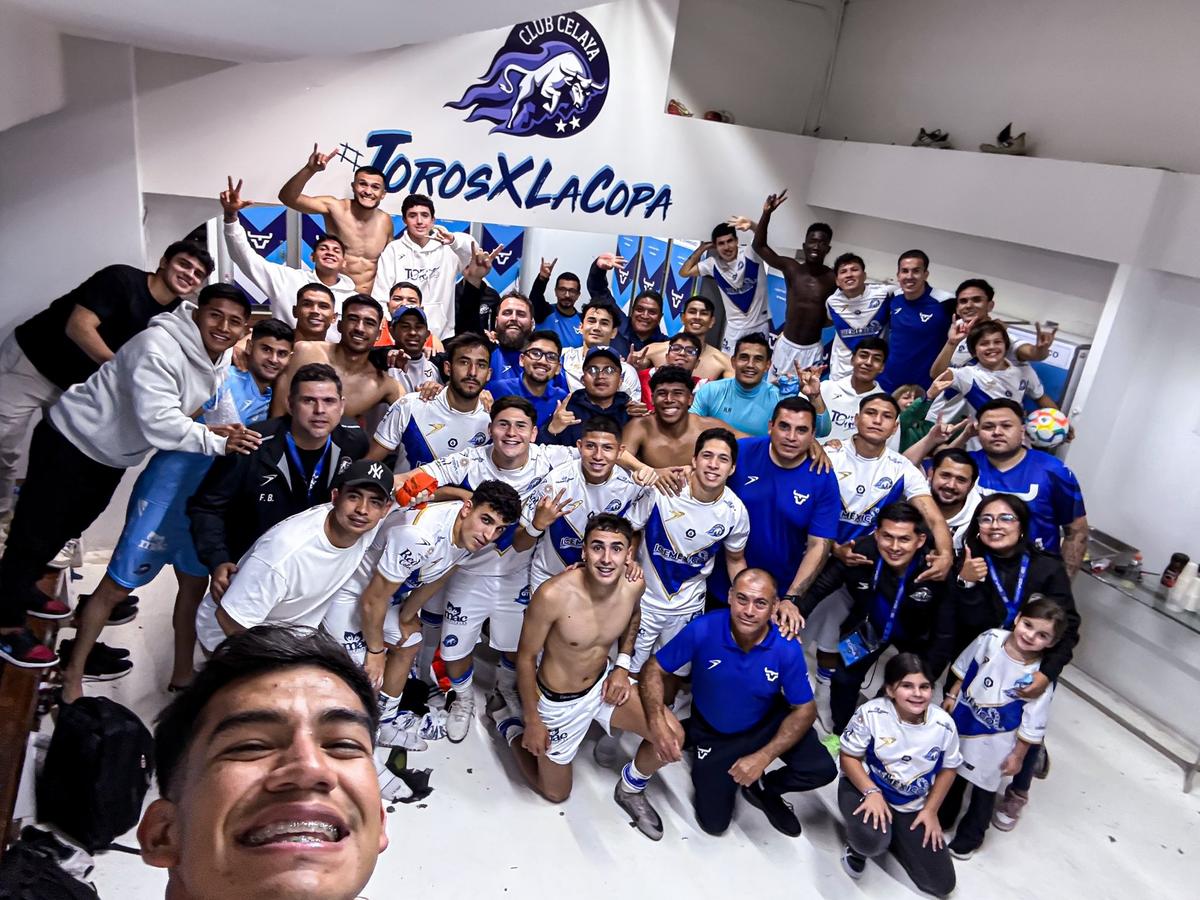 Por la escasez de goles, Celaya dona croquetas a perros por cada gol que anote al Atlético Morelia