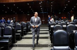 Posponen revisión del expediente de Cuauhtémoc Blanco